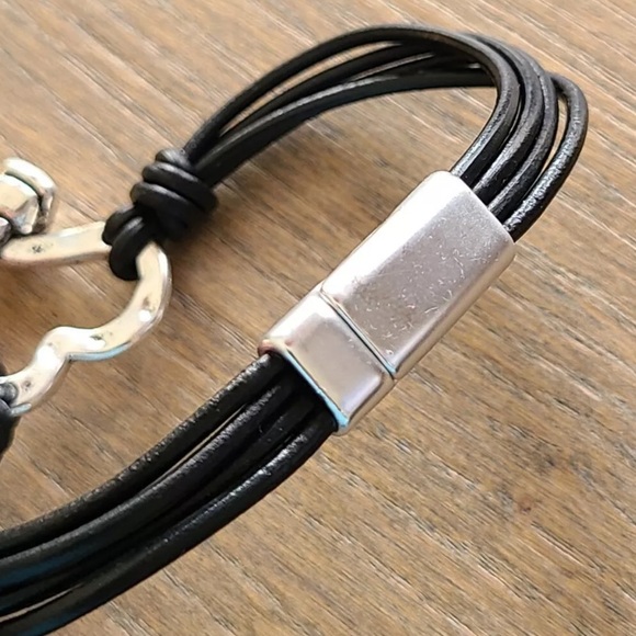 HAMMERED HEART • Boho Bracelet • Silver Plates with black leather - Picture 10 of 12